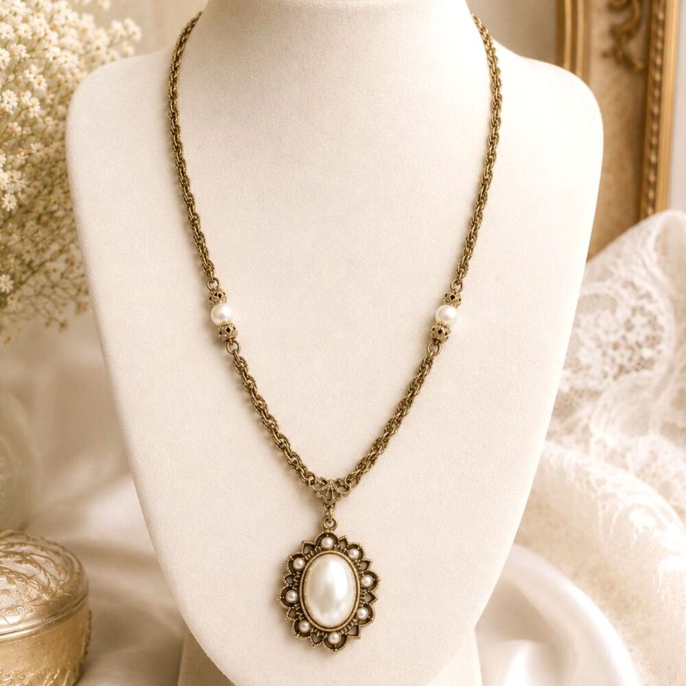 Vintage 1928 Jewelry Faux Mabe Pearl Station Pendant Necklace 26"